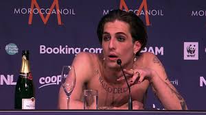 They started as buskers playing in the streets of rome in 2015 and, within a few years, made it to be the first italian artist to spread worldwide. Eurovision Winner Damiano David Of Maneskin Passes Drug Test After Claims He Took Cocaine During Contest Final Ents Arts News Sky News