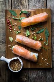 How To Make Smoked Salmon Fresh Spring Rolls Delicious Easy Healthy Smoked Salmon Fresh In 2020 Fresh Spring Rolls Fresh Spring Rolls Recipe Rice Paper Rolls Recipes