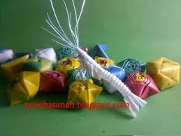 Kali ini admin akan berbagi tutorial atau tips cara membuat pita kado cantik untuk hadiah. Cara Membuat Udang Dari Sedotan Plastik Sedotan Udang