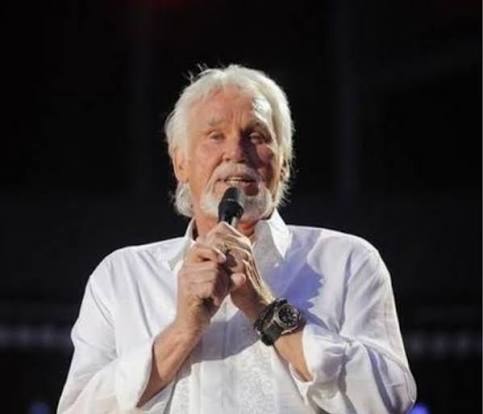 🦊 HEARTBREAK BEHIND CLOSED DOORS: Kenny Rogers' Final Duet Was Recorded in a Hospital Room—and the Truth Is Devastating 💔 No stage. No spotlight. Just a hospital room—and a ticking clock. In