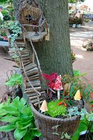 Like the land and the sea, the water and earth garden are very different environments, but together they compliment each other perfectly. Awesome Diy Fairy Garden Ideas Tutorials 2017