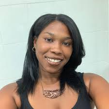 Shari Bond's Instagram, Twitter & Facebook