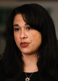 Kelly Fowler's Instagram, Twitter & Facebook