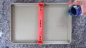 Cake pan buying guide what is a cake pan? Bakesplit Pan Divider That Lets You Cook Two Separate Meals With 1 Pan