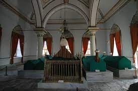 Osmangazi bursa kuşatması sırasında, vasiyeti üzerine bursa'nın fethinden sonra gümüşlü kümbet olarak bilinen sainte elie adlı bizans manastır. File Orhan Gazi Turbesi 5944 Jpg Wikimedia Commons