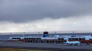 O próximo aeroporto que mais cancelou voos foi o de campinas, com 15 suspensões e nenhum atraso. Tres Voos Cancelados Hoje No Aeroporto Da Madeira Devido Ao Vento Forte
