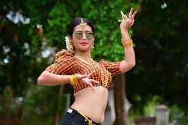 Saree , cotton saree, silk saree,half saree,saree hot, saree navel,saree side view,bride in saree, actress in saree,pattu saree. Ena Saha Navel In Saree Blouse And Black Jeans Navelnsfw