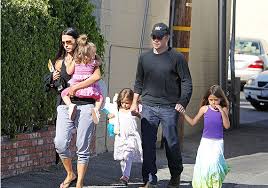 Matt and his wife luciana barroso, 45, and their daughters isabella, 15, gia, 12, and stella, 10, first jetted to australia in january, so matt could film his role in the upcoming thor installment. Matt Damon Wants To Relax On Father S Day Hollywood News India Tv
