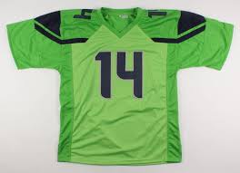 This nike gear is perfect for an avid seattle seahawks fan like you who never misses a moment of the action. Dk Metcalf Signed Jersey Jsa Coa Pristine Auction