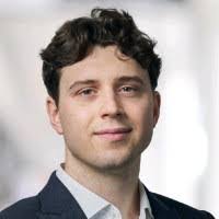 Robin Ernest's Instagram, Twitter & Facebook