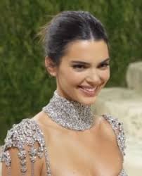 KENDALL JENNER. BIOGRAFIA 2
