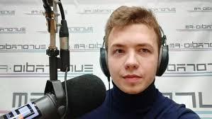 По его словам, в течение последнего периода рынок незаконно содержался группировкой в которую входили александр стельмах, рустем абдукадыров и связанные с ними лица. Kak Lyudi Yury Enakievskogo Zahvatili I Unichtozhayut Rynok Stolichnyj Smi Video Telegraf