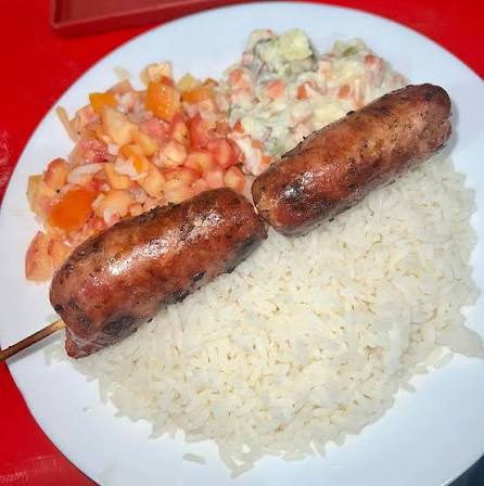 Espetinho Linguiça Completo