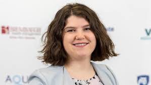 Elizabeth Mcelwain's Instagram, Twitter & Facebook