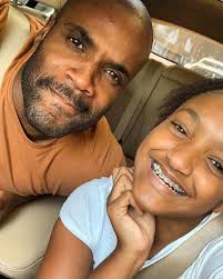 Rafael Zulu se declara para a filha de 12 anos em clique raro: ''Garota  linda''