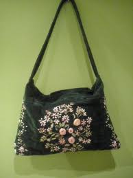 Bolso Con Cojines De Terciopelo Verde Y Bordado De Flores Con Cintas De Raso 50 Bordados En Cinta Cintas De Raso Flores Bordadas