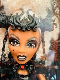 Monster High Ruppaul Rainha Dragão em segunda mão durante 95 EUR em Bilbao  na WALLAPOP