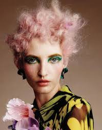 Amber Toms's Instagram, Twitter & Facebook