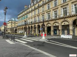 During this confinement, universities, bars, restaurants and cultural centres were closed. Coronavirus Variants Have Become Standard In France Olivier Veran Says Sortiraparis Com