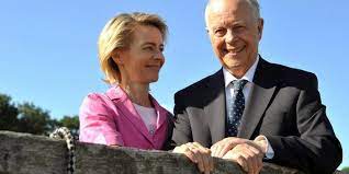 The european commission on wednesday reproached ankara after its chief ursula von der leyen found there was no chair for her as the turkish president sat down to talk to her male. Runder Geburtstag Ernst Albrecht Wird 80 Jahre Alt Haz Hannoversche Allgemeine