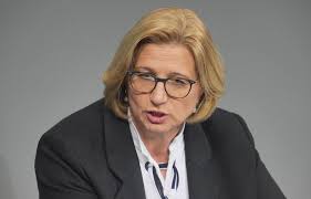 Weltmeister gratuliert Franz-Peter Spang zum Ehrenamtspreis