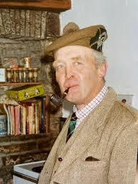 Guy Wallace, buccaneer of the hunting world, kennel man and whipper-in, dog  breeder and old Africa hand