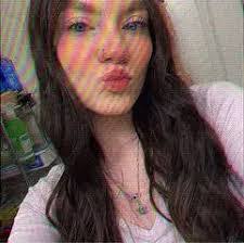 Emily Stuart's Instagram, Twitter & Facebook