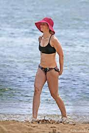 Emily Blunt Bikini Pictures in Hawaii June 2018 | POPSUGAR Celebrity