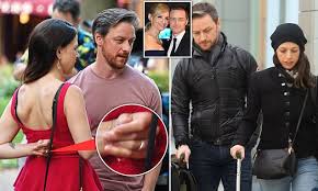 Sammlung von chrissy ambrose • zuletzt aktualisiert: X Men Actor James Mcavoy Secretly Marries Girlfriend Lisa Liberati Daily Mail Online