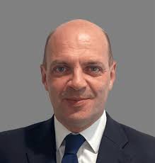 The humans behind AI powered business insights