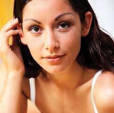 Gloria Ogle's Instagram, Twitter & Facebook