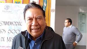 Reconoce Marco Mena trayectoria de maestros tlaxcaltecas