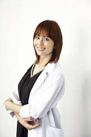 11 8 2 女性 髪型 ショート 米倉涼子 ヘアスタイル 涼子