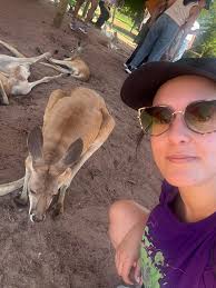 Looking for Morning to Lunchtime Work Opportunities Hello, my name is  Hiroko, and I am from Japan. I am currently looking for a job that starts  in the morning and runs through