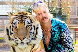 Joe exotic isn't the only one who made a business from trapping wild cats (many of which are rare and endangered). Tv Kritik Der Netflix Hit Tiger King Ist Wie Ein Autounfall