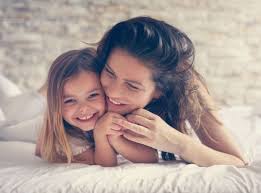 Clique gauche sur les flèches jaunes pour faire défiler les robes. Avec Maman Et Sa Fille Fairevoibannee Over Blog Com