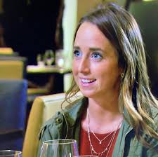 I know you guys have a lot of thoughts about Katie and Derek...well, okay,  mostly about Katie! Please share them below. ⠀ ⠀ I try to stay neutral  about things for the