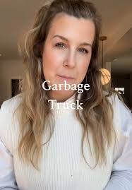 Ana Morfin's Instagram, Twitter & Facebook