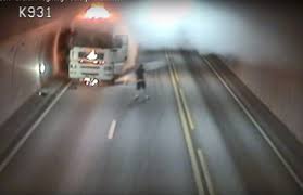 Asker og bærum brann og redning har nå ansvaret for slukkeinnsats fra «sin» side av tunnelen. Nyheter Oslofjorden Ber Om Millioner I Erstatning Etter Vogntogbrannen I Oslofjordtunnelen