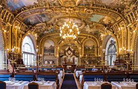 Het uit 1900 stammende restaurant staat bekend vanwege het prachtige jugendstil interieur en de. Le Train Bleu Fremdenverkehrsamt Paris
