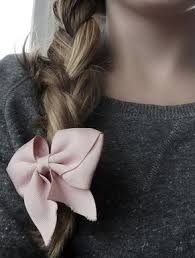 Feminine Side Braid Topped Off With Pink Bow So Pretty Beautiful Hair Hair Envy Pretty Hairstyles