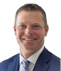 Seth Lewis's Instagram, Twitter & Facebook