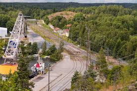 Skuru spegelskåp med justerbar belysning. Skuru Pohjankuru Mapio Net