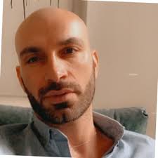 Non esistevano smartphone, nemmeno i cellulari, i più fortunati avevano un… 