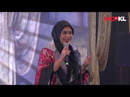 Dikemaskini penyanyi popular siapa sangka siapa menduga, liza hanim, 38, selamat menimang cahaya mata kelima sekitar pukul 11 malam, jumaat. Video Liza Hanim