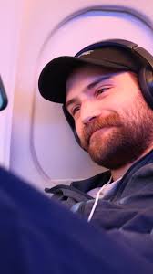 Come along with #Oilers TV's Paige Martin as the team travelled to New York  to start their first road trip of the season with Air Canada! ✈️