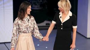 Gli attori intratterranno il pubblico durante un messaggio di posta e un altro. C E Posta Per Te Stasera Su Canale 5 La Settima Puntata Ospiti E Anticipazioni