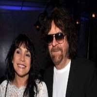 Net worth of jeff lynne: Jeff Lynne Birthday Real Name Age Weight Height Family Contact Details Wife Children Bio More Notednames