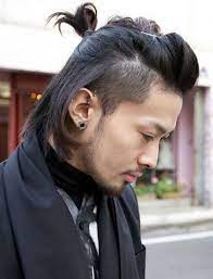 Berikut ini merupakan kumpulan gaya rambut pria yang paling terfavorit tahun 2021. Gaya Rambut Panjang Pria Model Rambut