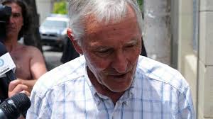 La madre de Tomás es una mierda de mujer